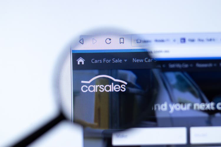 Upclose Carsales logo