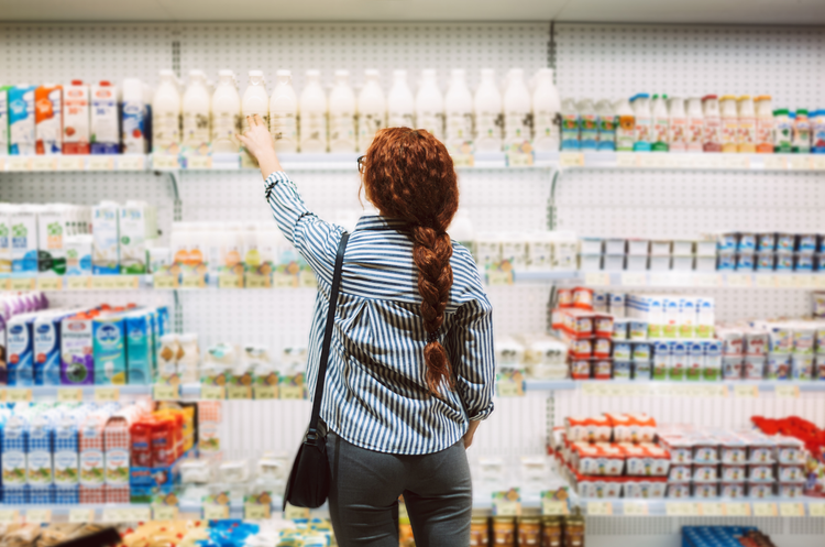 A B2C customer at a grocery store