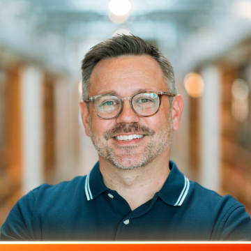 Ross Barton Headshot