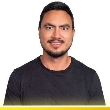 Guillermo Raya Headshot