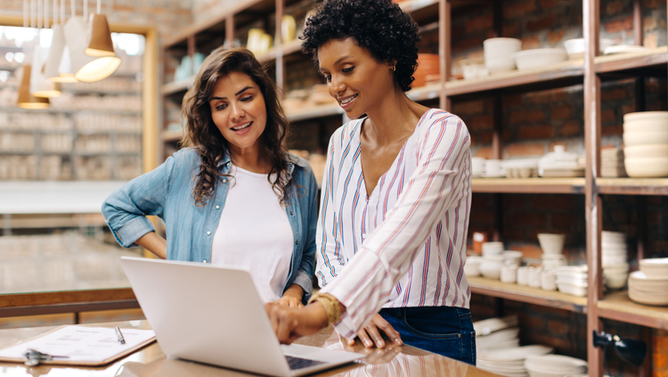 Von Klicks zu Conversions – so erzielt ihr mit eurer digitalen Storefront in der Hochsaison maximale Wirkung, Kartengrafik
