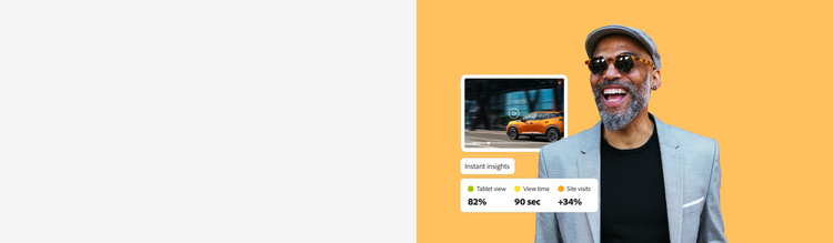 Marketing-Experte prüft begeistert die unmittelbaren Erkenntnisse für eine Autowerbung