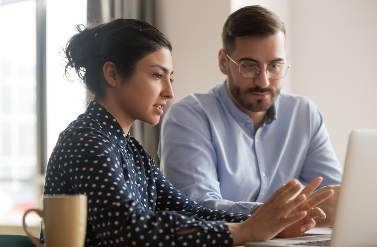 Ecommerce customer support professionals discussing personalisation