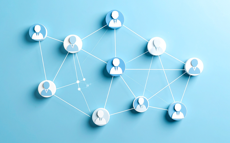 Network of decision makers in a B2B process